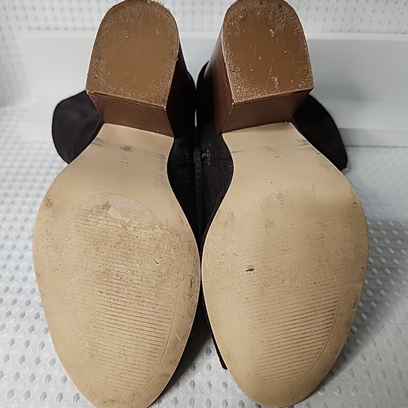 Indigo Rd Peep Toe Booties Gray Suede 3.75" High Block Heel Womens  9.5M Shoes - Picture 2 of 9